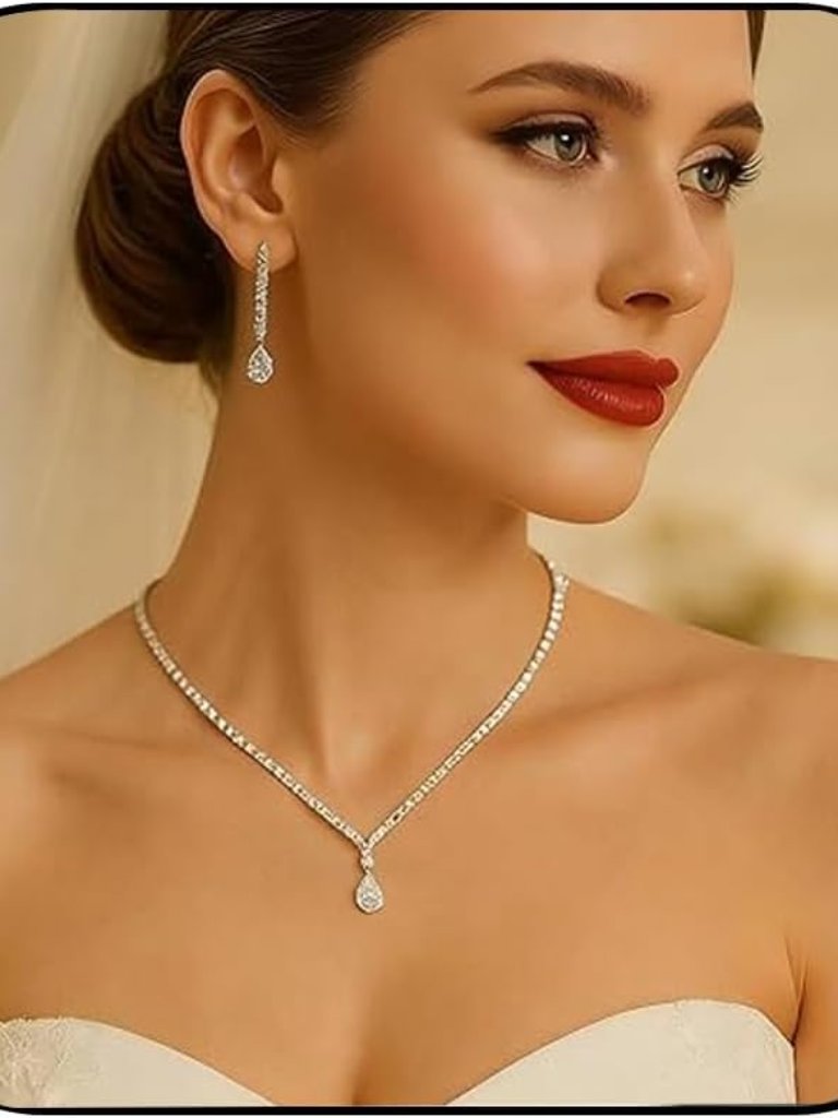 Costume Jewelry For Women - Silver Rhinestone Necklace And Earring Sets For Wome